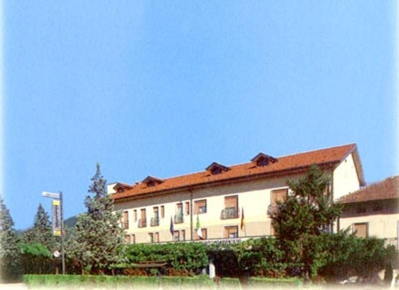 Ristorante Albergo Da Giovanni Carvico Exterior foto